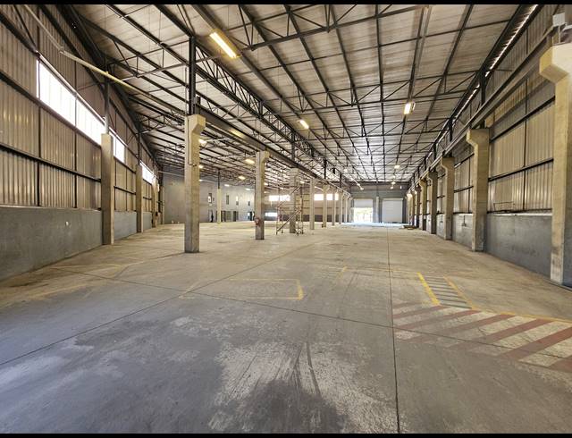 2,600M² FACTORY FOR SALE IN LANSERIA
